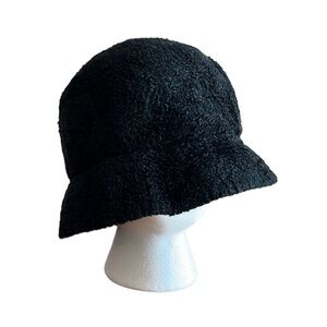 GAP Fuzzy Black Bucket Hat size M/L